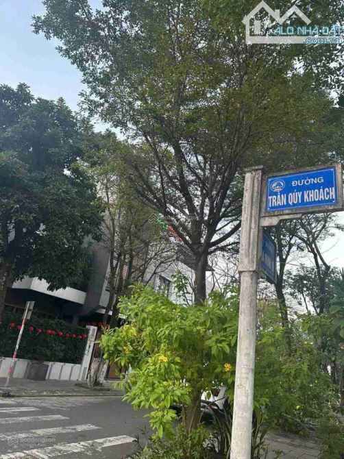 Bán nhanh lô góc 2 mặt tiền đường Trần Quý Khoách, gần biển