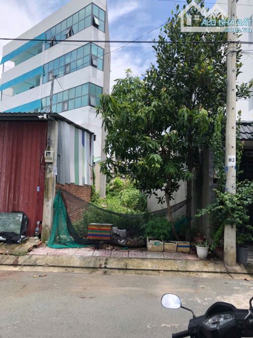 Cần bán đất MT hẻm 7 Đường 182, Phường Tăng Nhơn Phú A, Tp Thủ Đức.