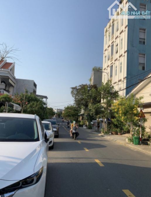 Bán nhà MT Nguyễn Đình Chiểu Khu Nam Việt Á  diện tích 131m lề 3m đường trước nhà 15 m