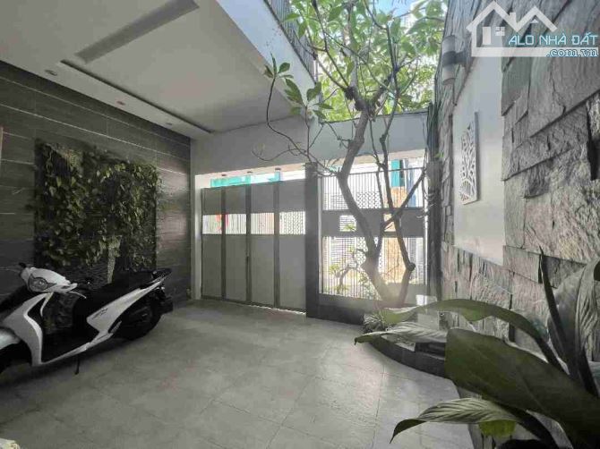 NHÀ ĐẸP 3 TẦNG KIÊN CỐ VÀO Ở NGAY – Ô TÔ ĐỖ CỬA – ĐƯỜNG 6M ÔNG ÍCH KHIÊM – NHỈNH 6 TỶ