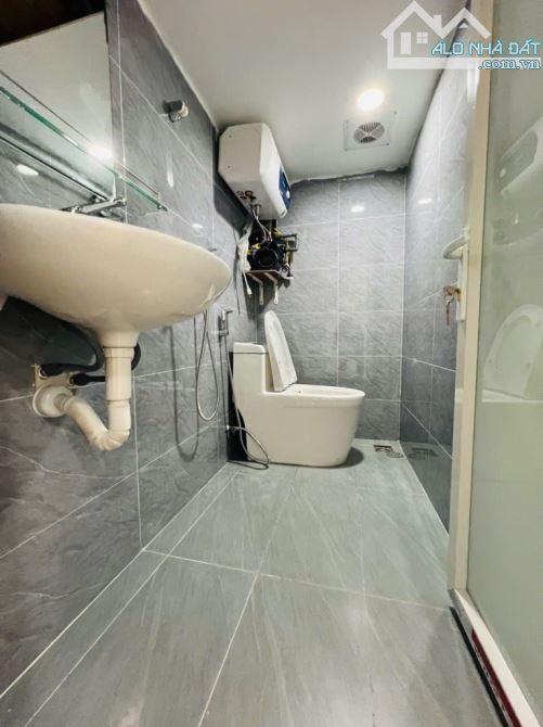 Tập thể Hoàng Ngọc Phách tầng 4 (70m, 3pn,2vs,pk) mới tinh, chỉ việc xách Vali vàoở - 11