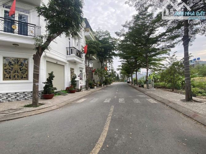 Bán nhà góc 2 MẶT TIỀN ở đường Thạnh Xuân 25, Quận 12 giá 6,45 tỷ - 1