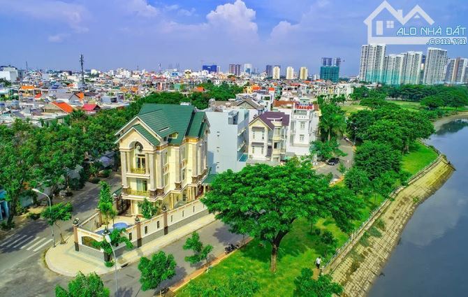 Bán Biệt Thự khu Trung sơn DT:27x20 nhà 2Lau -giá :39 tỷ cạnh cầu himlam quận 7 - 1