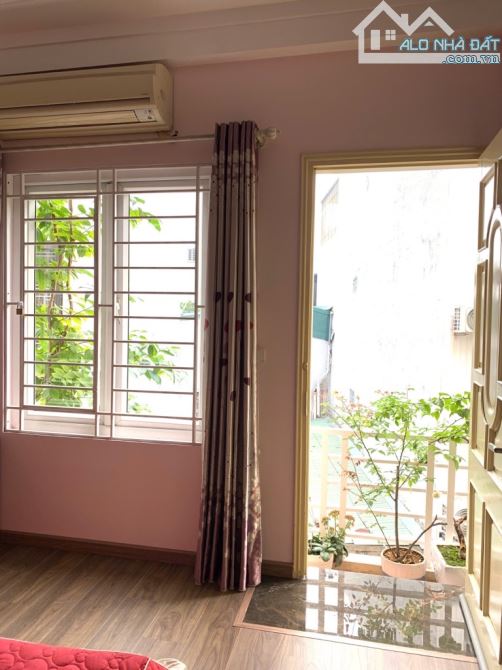 Bán nhà Nguyễn Văn Linh ô tô đỗ cổng dt 35m vị trí vàng - 1