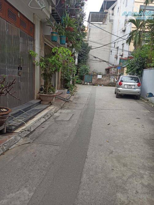Bán đất Ngọc Thuỵ 330m2, mt15,3m - Ôtô đỗ, gần công viên - Xây ở,phân lô,đầu tư - 150tr/m2 - 1