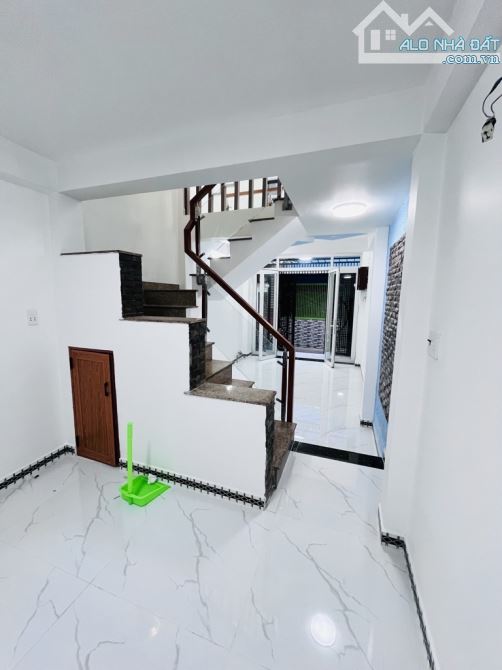 Nhà mới đẹp lung linh, Hoài Thanh, 4 tầng, 32.6m2, BTCT, sổ hồng hoàn công đủ, chỉ: 4.2 tỷ - 1