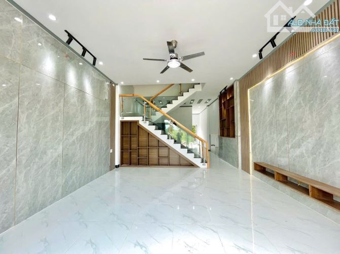 550 TRIỆU SANG TÊN NGAY CĂN NHÀ 2 KDC MỚI CÂY QUÉO - BÌNH Ý- TÂN BÌNH - 1
