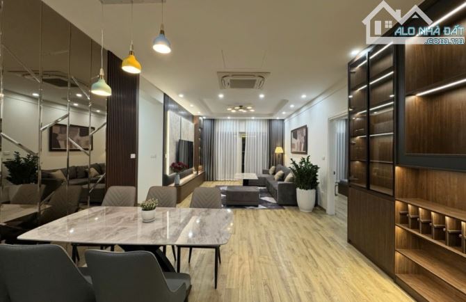 HIẾM - NAM TỪ LIÊM- LÔ GÓC- FULL NỘI THẤT XỊN - Ở NGAY- 4PN - 3WC - 1