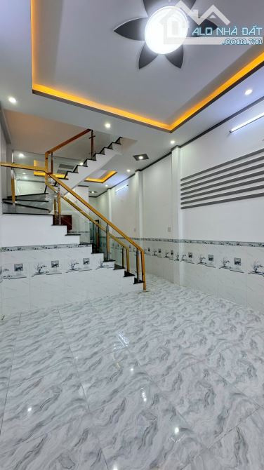 HÀNG HOT💥💥300TR CÓ NHÀ LẦU SỔ RIÊNG, NGỘP NGÂN HÀNG BÁN CĂN NHÀ 5.5x19 - 1