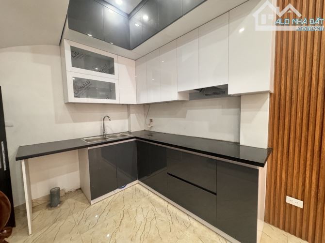 Bán Nhà Riêng tại Kim Ngưu, Lô góc, gần oto 10 tỷ, 35m2, 4PN, 4WC, 5 tầng Thang máy - 1
