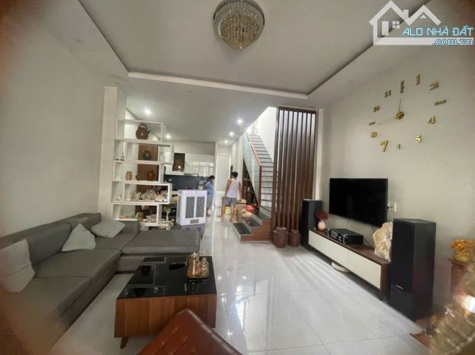 🏡 BÁN NHÀ 3 TẦNG KIÊN CỐ – MẶT TIỀN HOÀ MINH 7- Nhỉnh nhẹ 5 Tỷ - 1