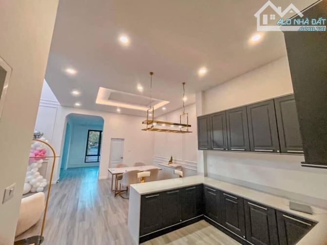 Bán Tập Thể tầng 2 Thành Công, Ba Đình, nhà siêu đẹp, 4 ngủ, 110m2, ở cực sướng - 1