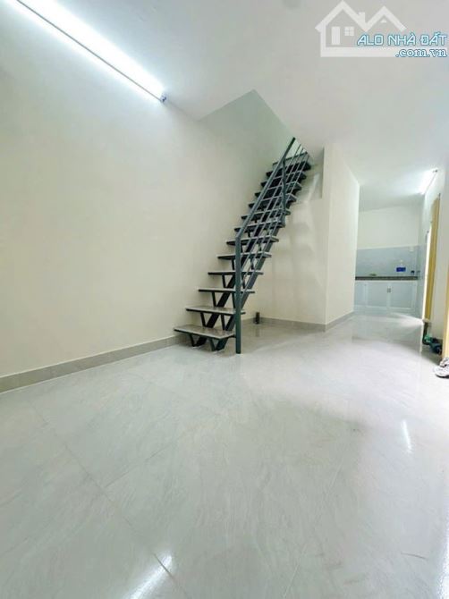 QUẬN 1- NGANG 8M- NHÀ MỚI KENG _ CỐNG QUỲNH - 1