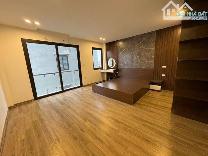 Bán nhà Đàm QUang Trung-Long Biên,Lô Góc,gara,thang may,DT 42m,MT 5m, giá 9,25 tỷ - 1