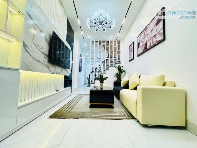 GẦN Ô TÔ - NHÀ ĐẸP FULL NỘI THẤT - TT HAI BÀ - 1
