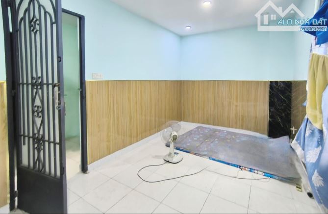 Nhà 3 Tầng Trường Chinh - Dòng Tiền Trên 100tr/Năm - Ngang 5M Tân Bình Hơn 3,9Tỷ - 1