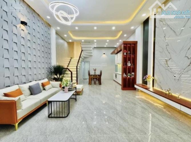 NGOẠI 6 VỀ QUÊ CẦN BÁN NHÀ PHÓ ĐỨC CHÍNH, QUẬN 1. GIÁ 4,15 TỶ/ 5x14,4M. CHO THUÊ 32 TRIỆU. - 1