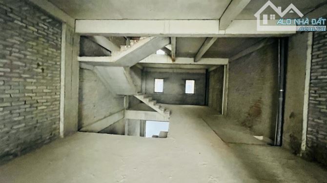VĂN KHÊ 84M XÂY THÔ PHÂN LÔ VỈA HÈ KINH DOANH HOẶC LÀM VP ĐỀU OK 18 TY CÓ TL - 1