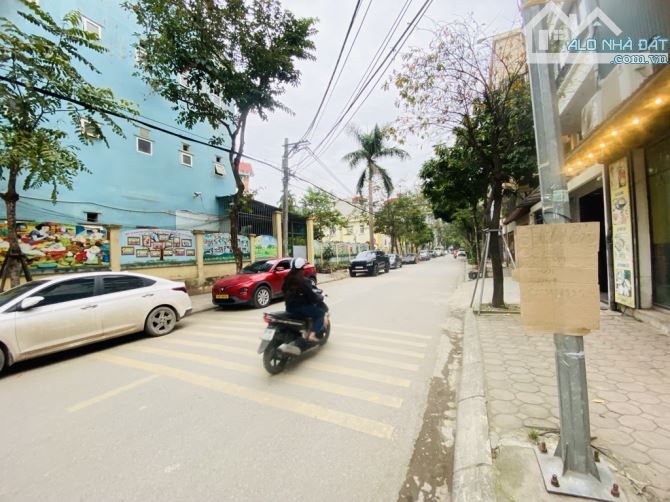 BT ĐỖ NHUẬN - LÔ GÓC - Ô TÔ KINH DOANH BẤT CHẤP - PHÂN LÔ VỈA HÈ Ô TÔ TRÁNH. - 1
