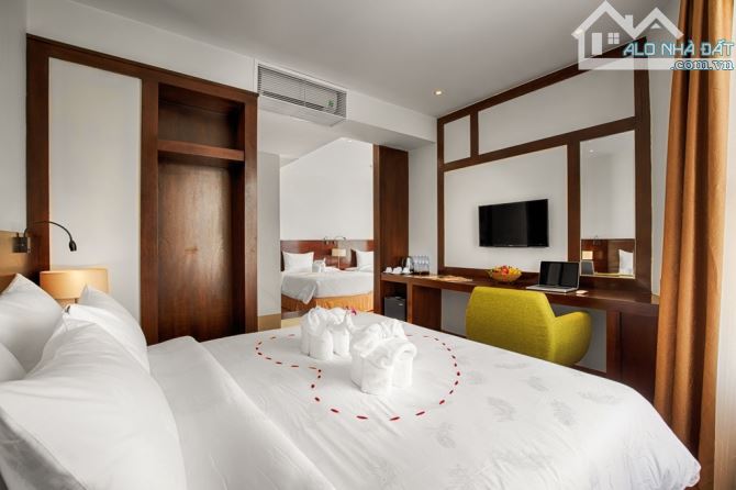 Cần sang nhượng khách sạn 2 mặt tiền Lê Quang Đạo, phố An Thượng - 1