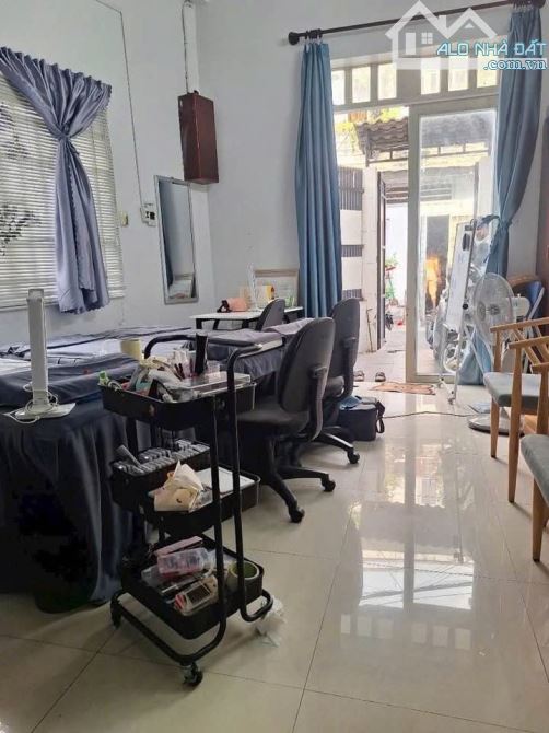 NHÀ ĐẸP Q7 - 3 TẦNG 4PN - Hẻm 4m - Giá hơn 4 tỷ - Chính chủ - An ninh - 1