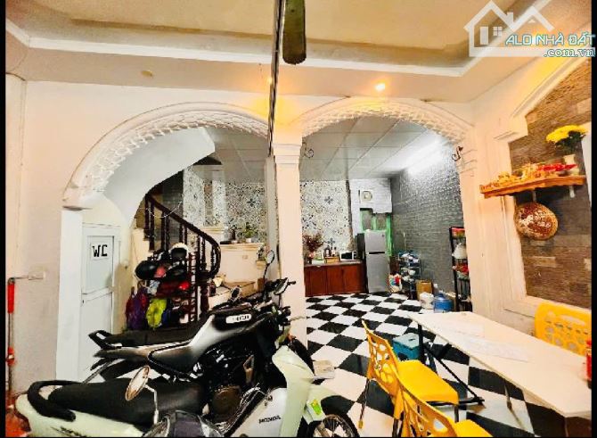 Bán nhà ngõ phố Trần Quý Cáp trung tâm quận Đống Đa, siêu tiện ích 41m2 5,6 tỷ - 1