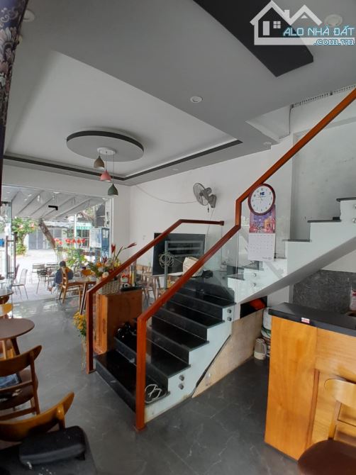 Cần bán căn nhà 2 mặt tiền đường 10,5m - 1