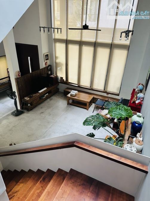 SIÊU PHẨM - BIỆT THỰ 3 TẦNG - CĂN GÓC - TT HẢI CHÂU - DT 130M2 - NGANG 9m - 1