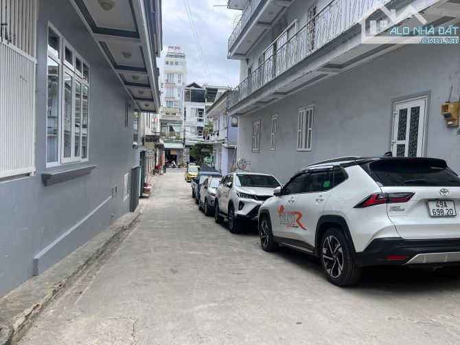🏡Nhà Phố Đà Lạt Khu Kinh Doanh Sầm Uất Đa Mặt Hàng - Góc 2 Mặt Tiền - Đường Lộ Giới 8M - 1