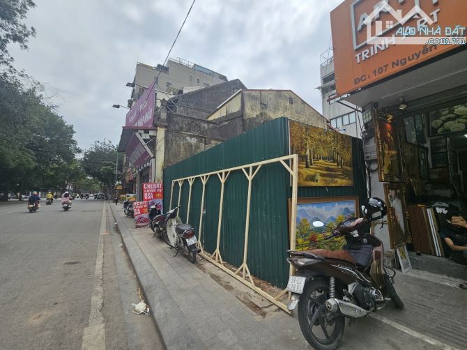 Bán đất mặt phố Nguyễn Thái Học - Quận Ba Đình. Full thổ cư