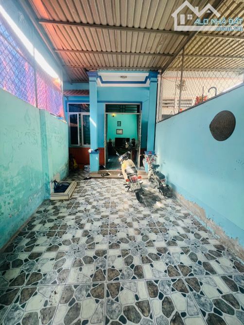 Bán nhà phường Hòa Bình cũ ngay chợ Biên Hòa sổ hồng 1 trệt 1 lầu 95m2 giá 4.2 tỷ - 1