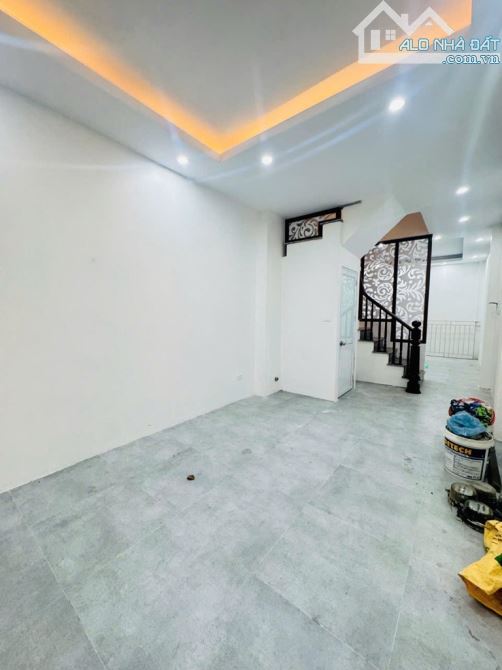 Cầu diễn 42m. 5 tầng. 2 thoáng. Gần chợ. Gần phố. Ngõ thông. 9 tỷ - 1