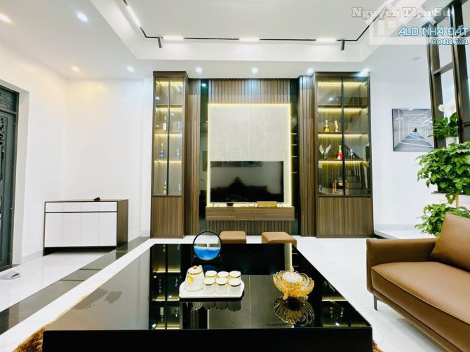 BÁN NHÀ PHÂN LÔ TRẦN QUỐC HOÀN - 55M - Ô TÔ - KINH DOANH - TẦNG 2 PHÒNG - NHỈNH 17 TỶ - HI - 1