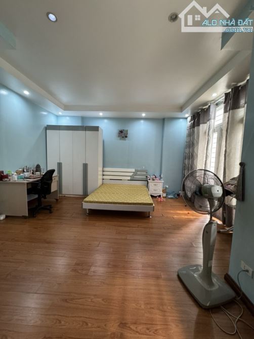 Bán Nhà Phố Lạc Trung - HBT - Gara Ô Tô - Dân Trí Cao - 1