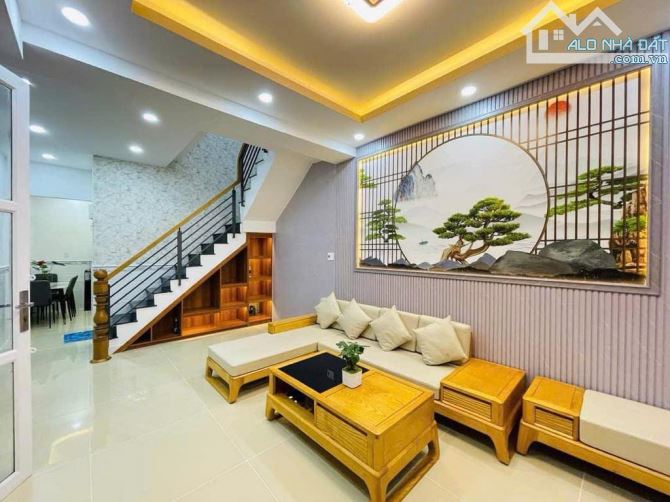 Bán gấp nhà hẻm xe hơi nội bộ 8m nhựa Cách Mạng Tháng 8, DT: 4.8x16m, 5 tầng, chỉ 13.4 tỷ - 1
