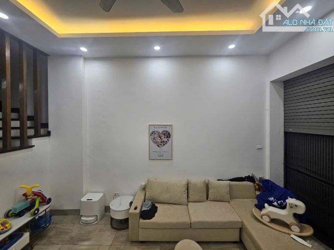 Cần bán gấp nhà phân lô phố Phạm Tuấn Tài 45m2, 4T, ngõ ô tô tránh - 1