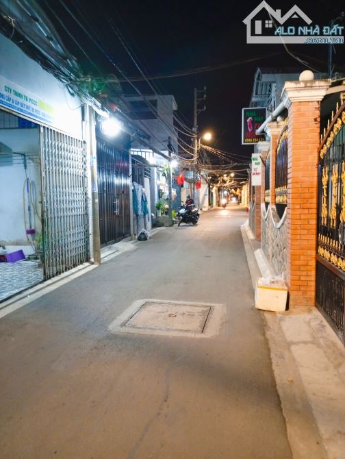 Bán Nhà Quận 7_Chuyên Dùng 9_125M2+C4,Ngang 5.7M;Dài 22M,Đường Nhựa 4M,SHR,KQH,Chỉ 9.Tỷ TL - 1