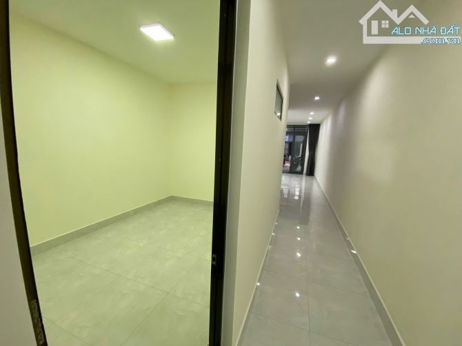 Nhà Mặt Tiền Nguyễn Khoa Vy đường Quy Hoạch 12m5 Đầy đủ công năng dọn vào ở nhay - 1