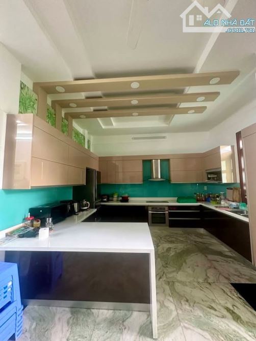 🔥Biệt thự cao cấp 5 tầng - Mặt Tiền đường Khuông Việt - mà giá chỉ bằng trong hẻm. - 10