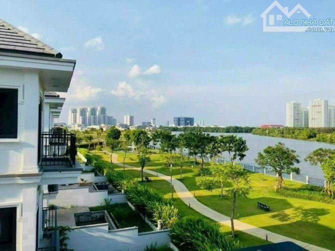 Bán Biệt Thự khu Trung sơn DT:27x20 nhà 2Lau -giá :39 tỷ cạnh cầu himlam quận 7 - 2