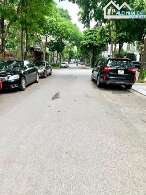 Bán biệt thự Trần Kim Xuyến - Yên Hòa, Cầu Giấy 155m, 4 tầng, 10m MT, 66 tỷ - 2