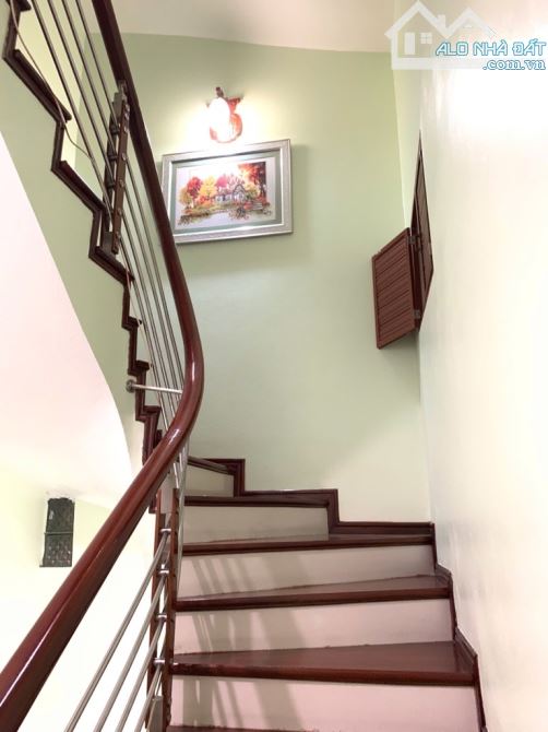 Bán nhà Nguyễn Văn Linh ô tô đỗ cổng dt 35m vị trí vàng - 2