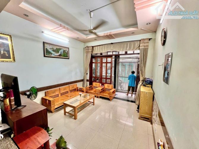🆘Nhà  Thạnh Lộc 29-110m2- hoàn công 3 tầng- oto tận nhà- 1 đời chủ hẻm dân trí cao 4,35TỶ - 2