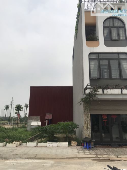 Bán Đất Phố Kiều Mai, Cầu Diễn. Oto tránh, Kinh doanh, 2 mặt tiền, view hồ. 60m2*11 tỷ. - 2
