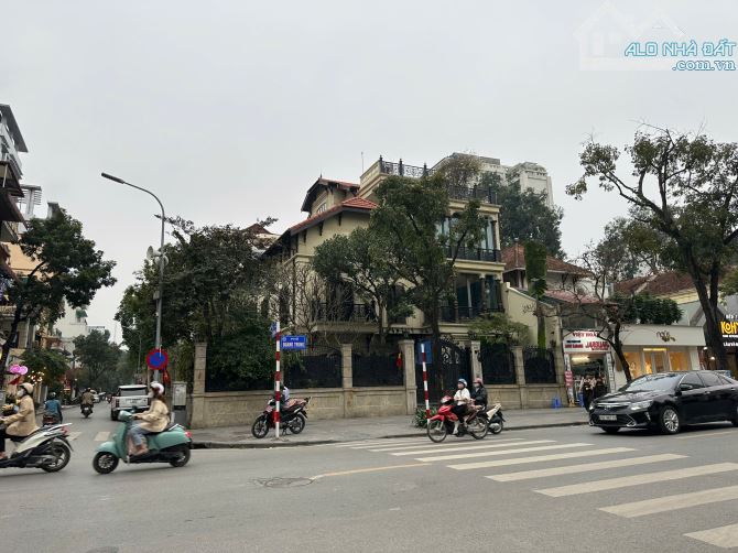 SIÊU HIẾM ! BÁN NHÀ MẶT PHỐ TRẦN QUỐC TOẢN, QUẬN HOÀN KIẾM. DIỆN TÍCH 315M2, MT 12M, 1 SỔ - 2