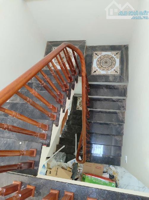 BÁN GÂP NHÀ PHƯỢNG ĐỒNG, NHÀ MỚI, Ô TÔ ĐỖ CỬA, 45M2X3T, MT 4M-NHỈNH 3 TỶ- - 2