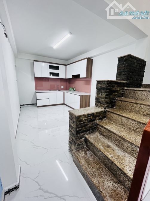 Nhà mới đẹp lung linh, Hoài Thanh, 4 tầng, 32.6m2, BTCT, sổ hồng hoàn công đủ, chỉ: 4.2 tỷ - 2