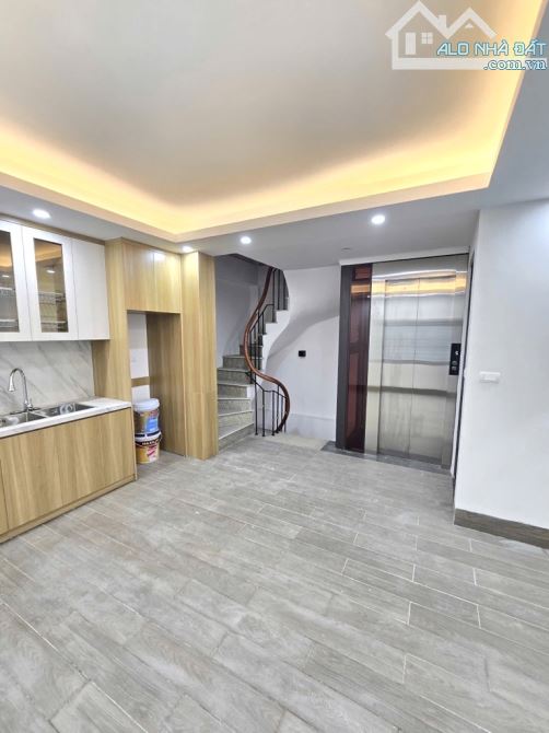 THÁI HÀ - Căn Góc Mới Koong 6 tầng Thang Máy Ô tô đỗ cửa - 2