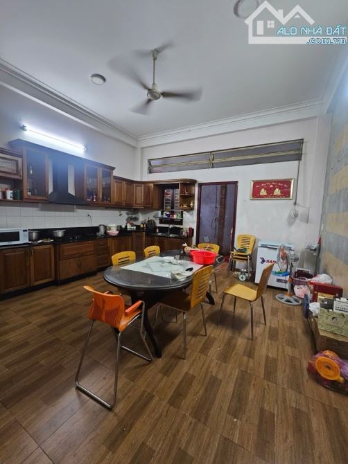 MT ĐẮT ĐỎ Nhất Q8 Cung Đường Rất Hiếm Nhà Bán Dương Quang Đông 5x20m 4Tầng Chỉ hai mốt Tỷ - 2