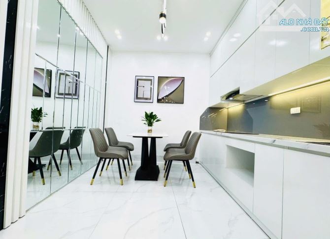 GẦN Ô TÔ - NHÀ ĐẸP FULL NỘI THẤT - TT HAI BÀ - 2